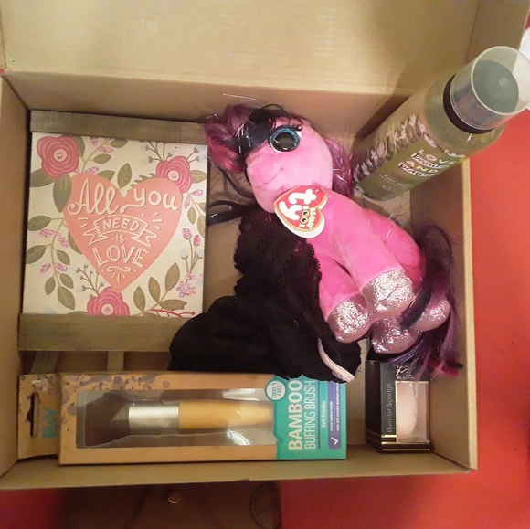 Birthday? Or just because ? Gift bundle! - Picture 3 of 6